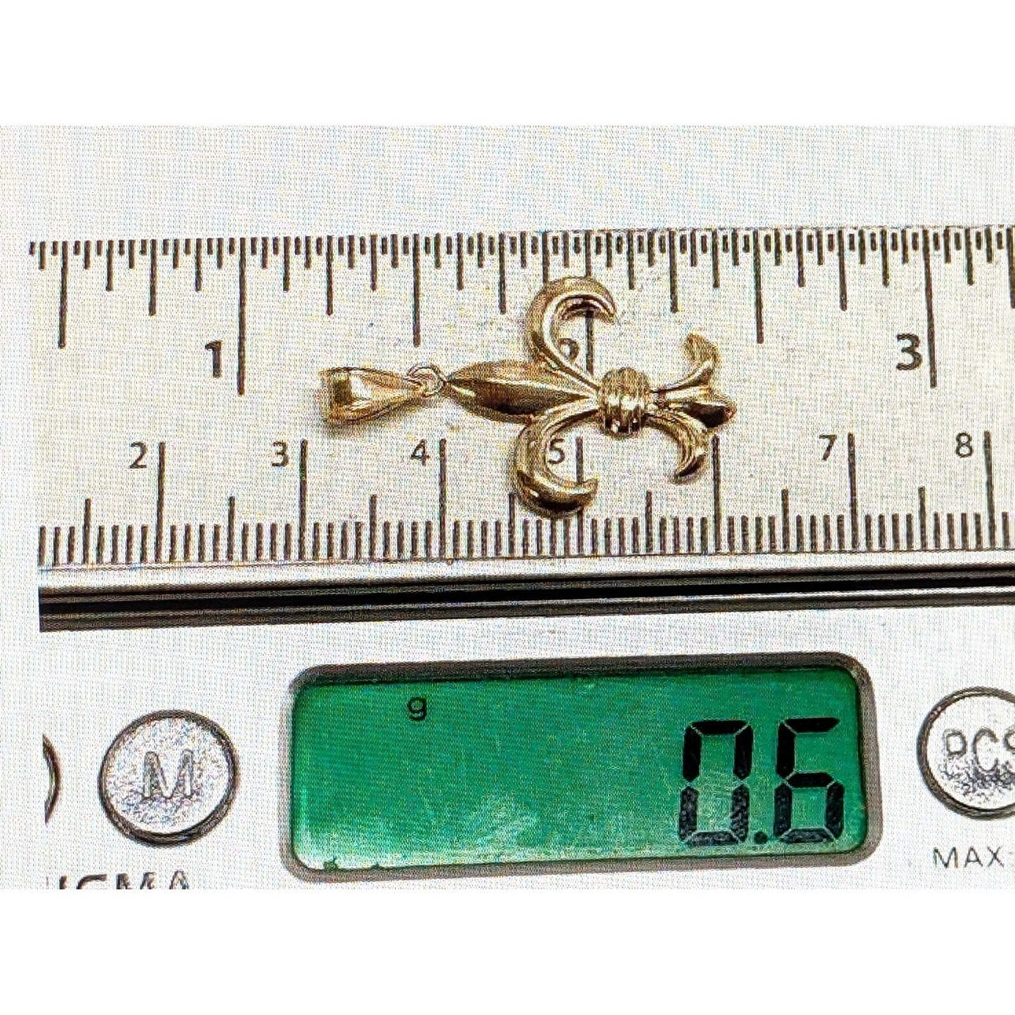 Jacmel 14K Yellow Gold Fleur-de-Lis Pendant .6 Grams