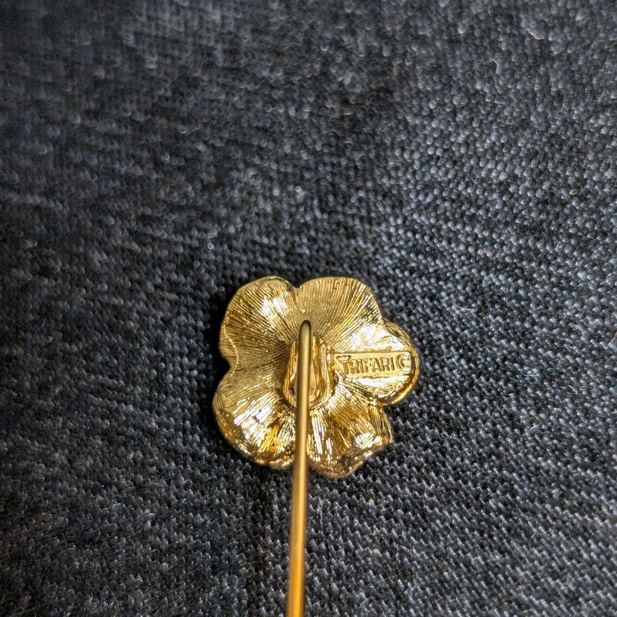 Vintage Crown Trifari Textured Petal Polished Center Flower Stick Pin