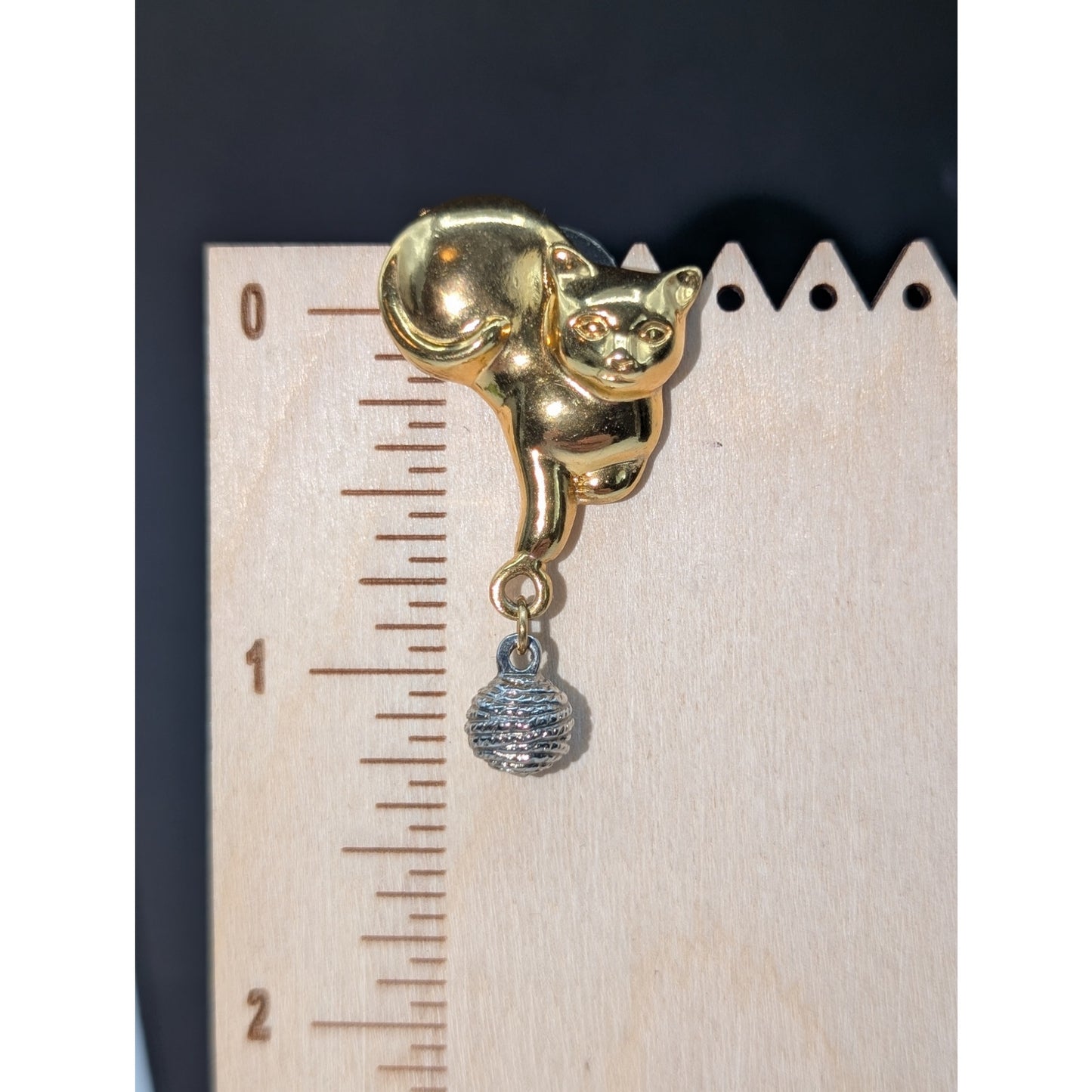 Two Tone Metal Adorable Playful Cats W/ Dangling Ball of Yarn Pierced Earrings
