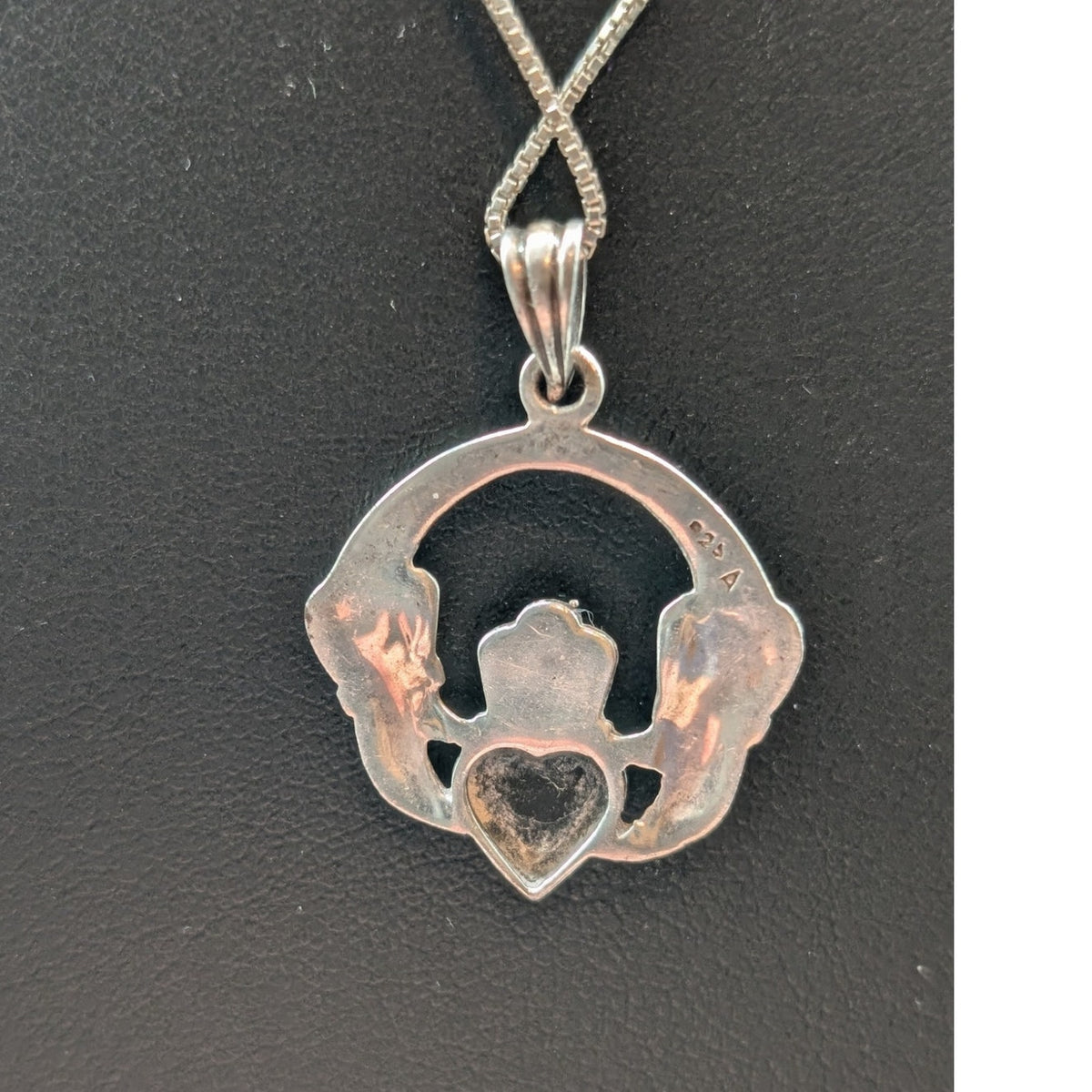 Vintage 925 Sterling Silver Irish Claddagh Onyx Heart Pendant Box Chain Necklace