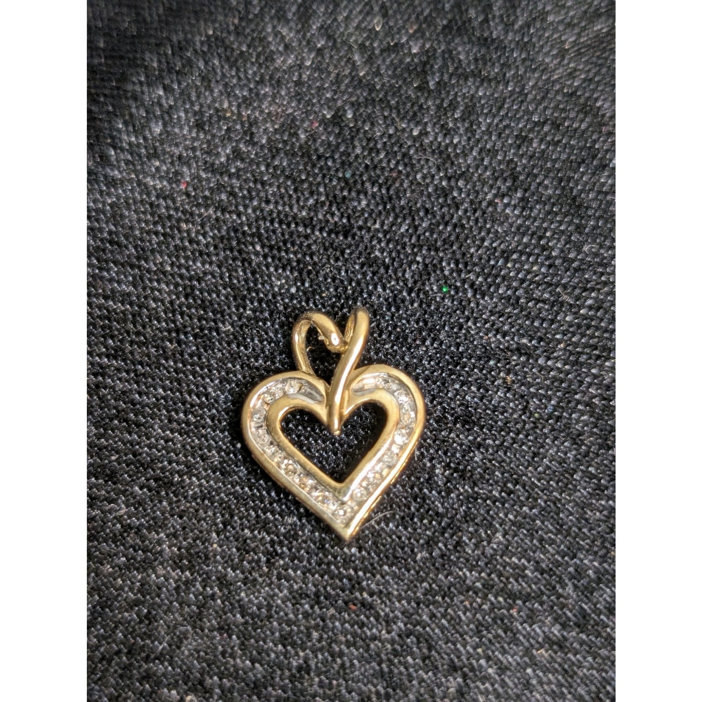 Vintage Solid 10K Yellow Gold 0.08 Carat Total Weight Diamond Heart Pendant