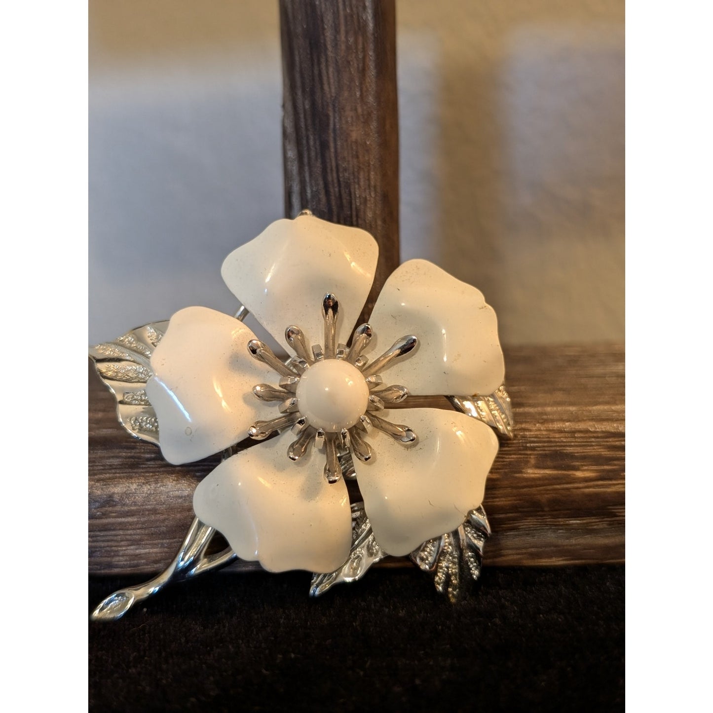 Vintage Sarah Coventry Summer Magic Series White Enamel Flower Brooch