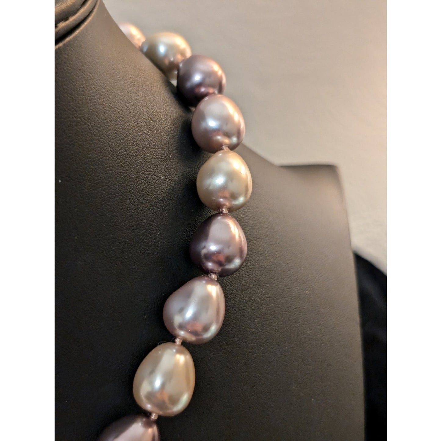 Lavender Cream Large Chunky Faux Pearl Magnetic Clasp Necklace & Bracelet Set
