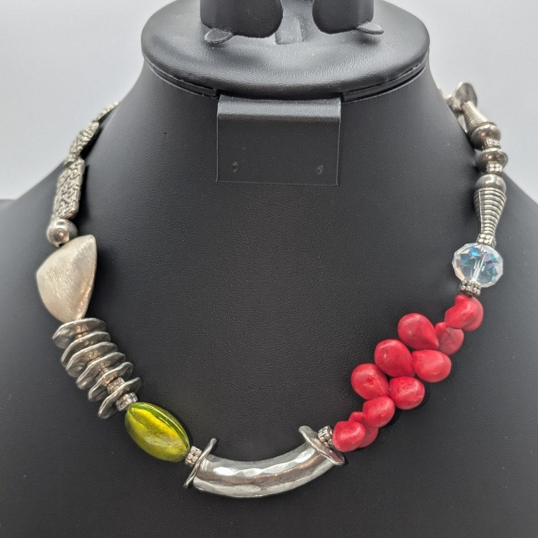 Red Tear Drop Green Glass Crystal Chunky Silver Tone Toggle Clasp Necklace