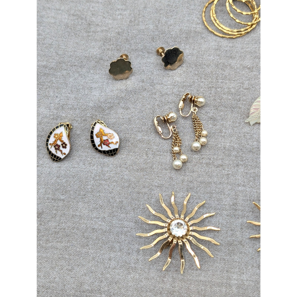 Lot of 10 Pair Vintage Clip On Screw On Gold Tone Earrings