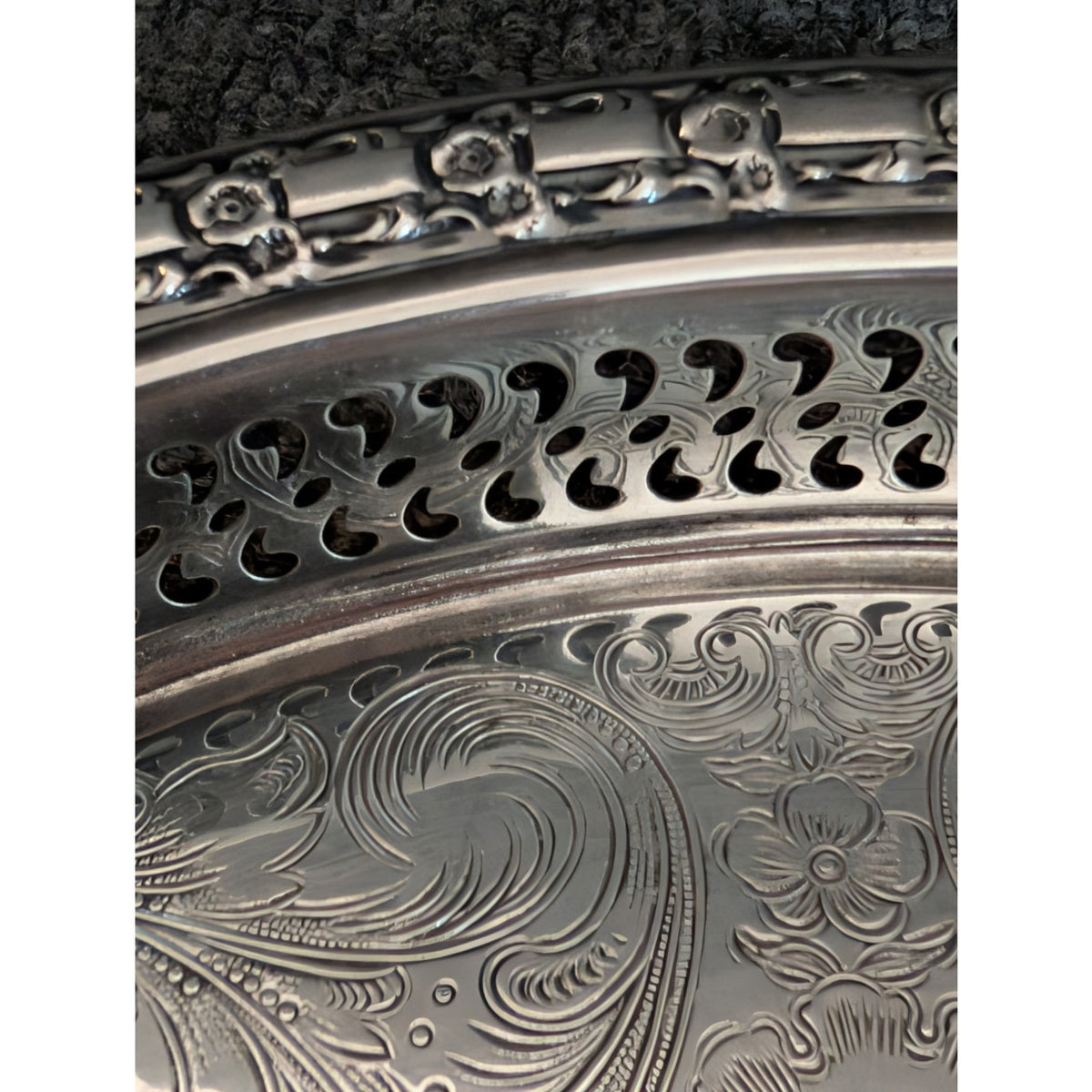 Vintage Camelot 6171 International Round Silver Plate Rimmed Serving Tray