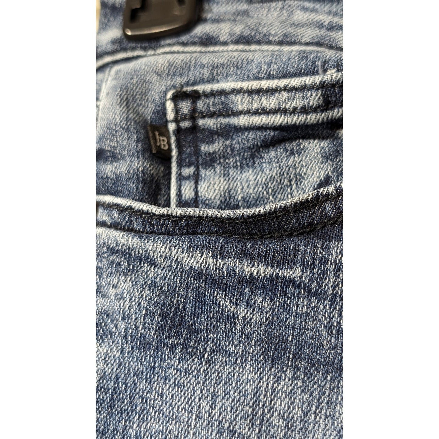 Judy Blue Los Angeles Relaxed Fit Shredded Back Pocket Raw Hem Jean Sz 7/28