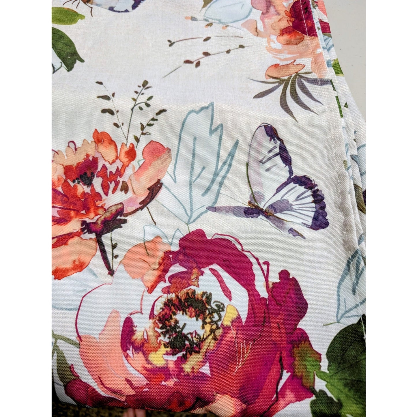 Benson Mills 60" X 102" Rectangle Flowersl & Insects Tablecloth NWOT