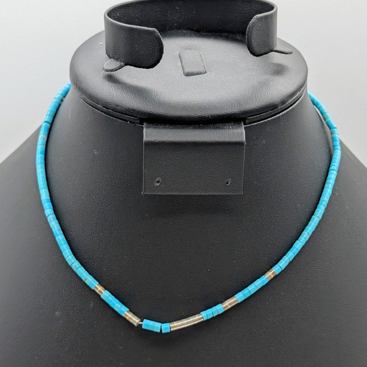Vintage Unmarked Turquoise Heishi Bead 15" Choker Hook Clasp Necklace