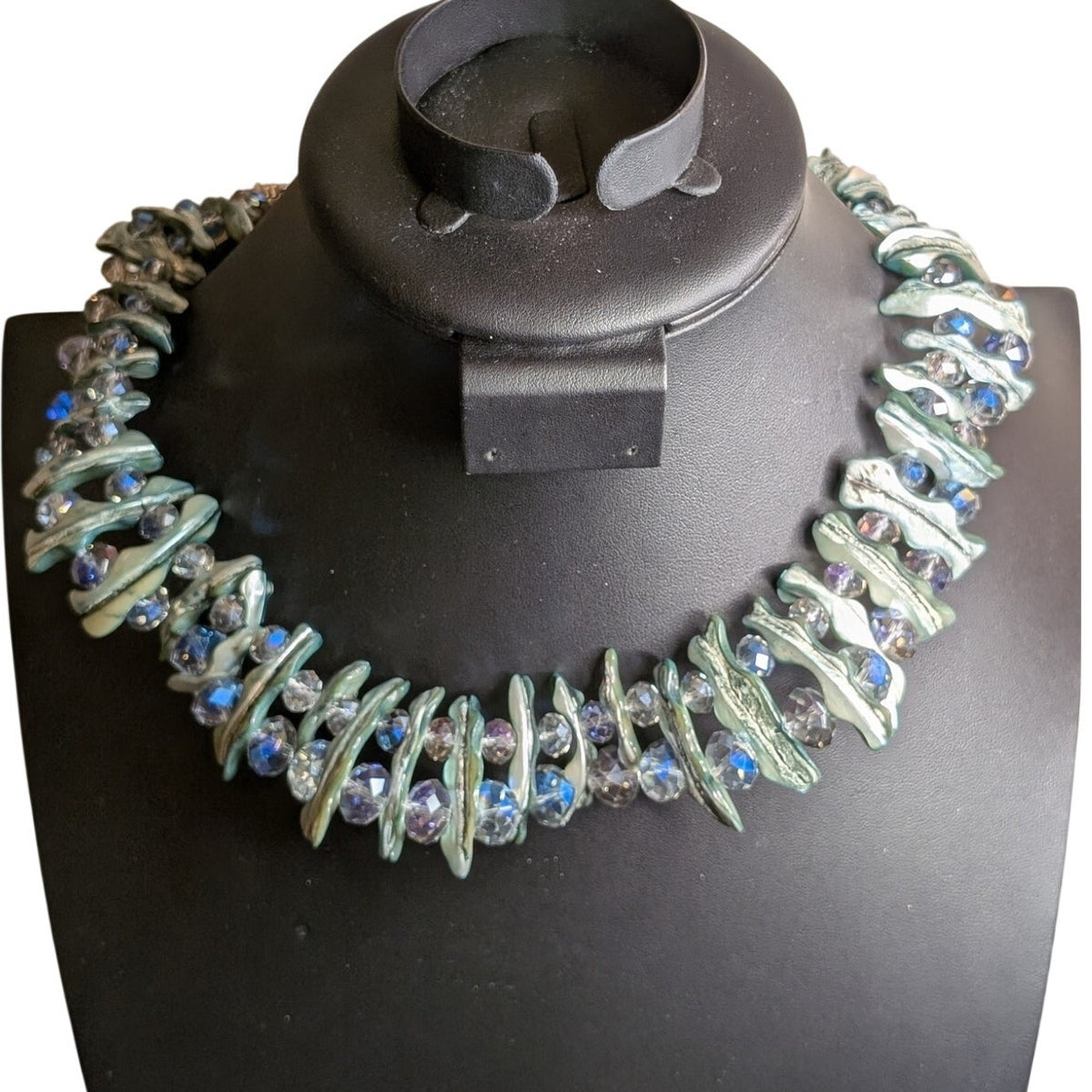Green Shell AB Faceted Glass Crystal Bead Silver Tone Collar 16"-18" Necklace
