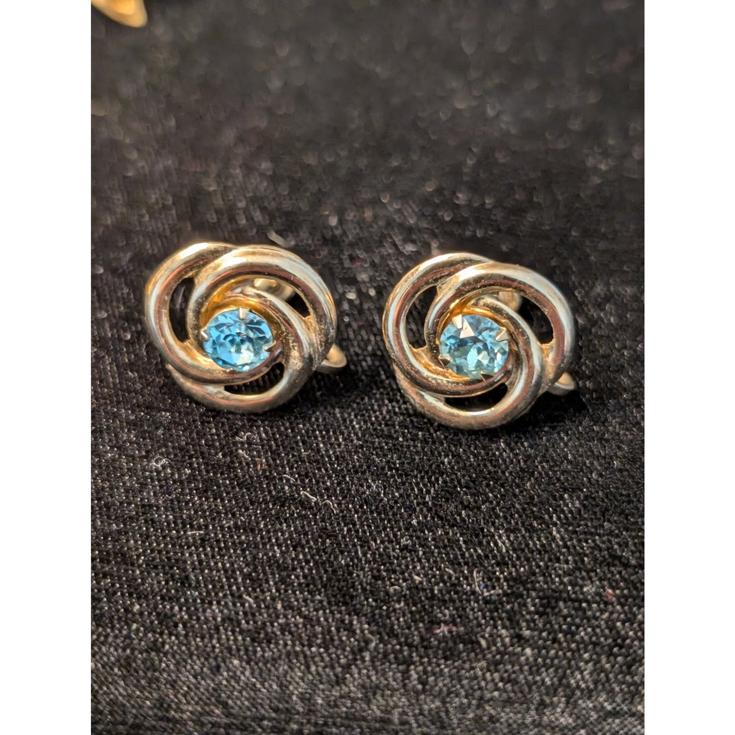 Four Pair Vintage Screw On Gold Tone Earrings One Pair Napier