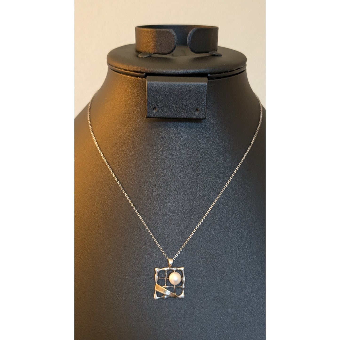 Vintage Modernist 14K 925 Open Basketweave Floating Pearl Pendant Necklace