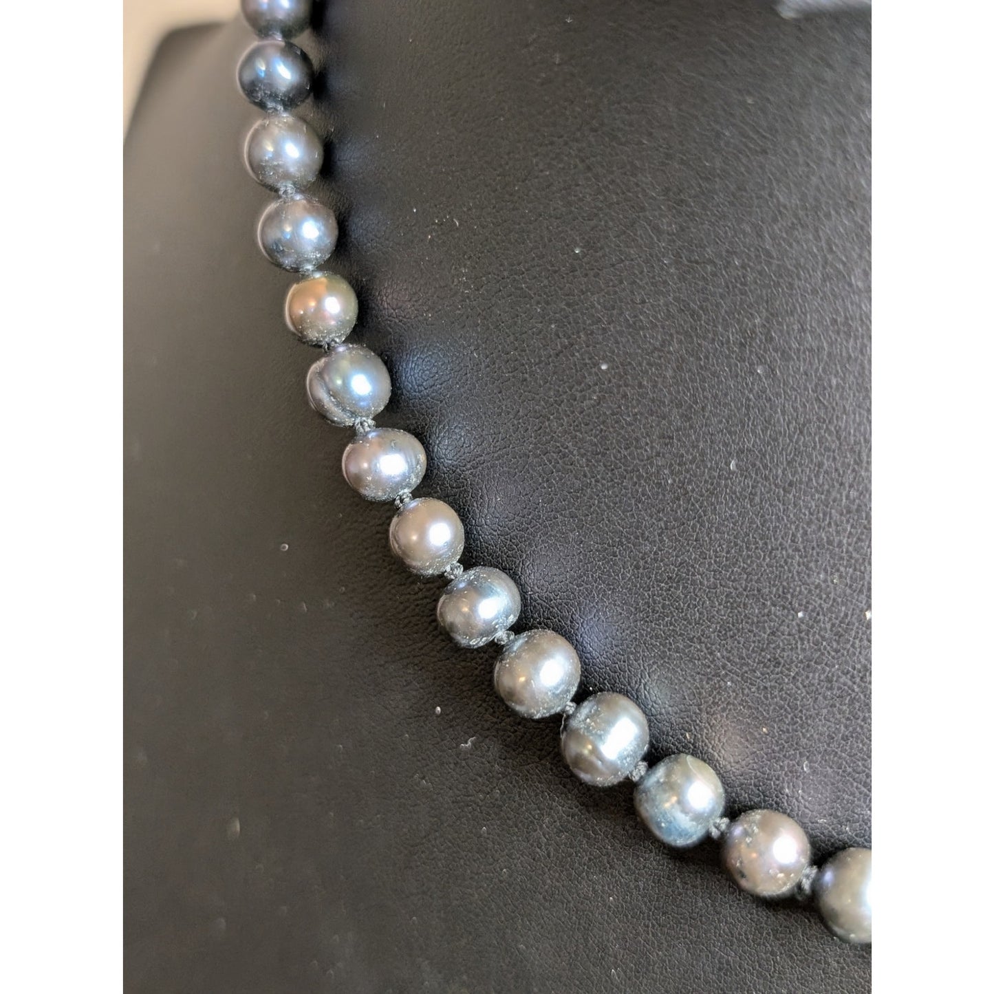 Vintage Black Freshwater Pearl Hand-Knotted Slightly Graduated 18" Necklace