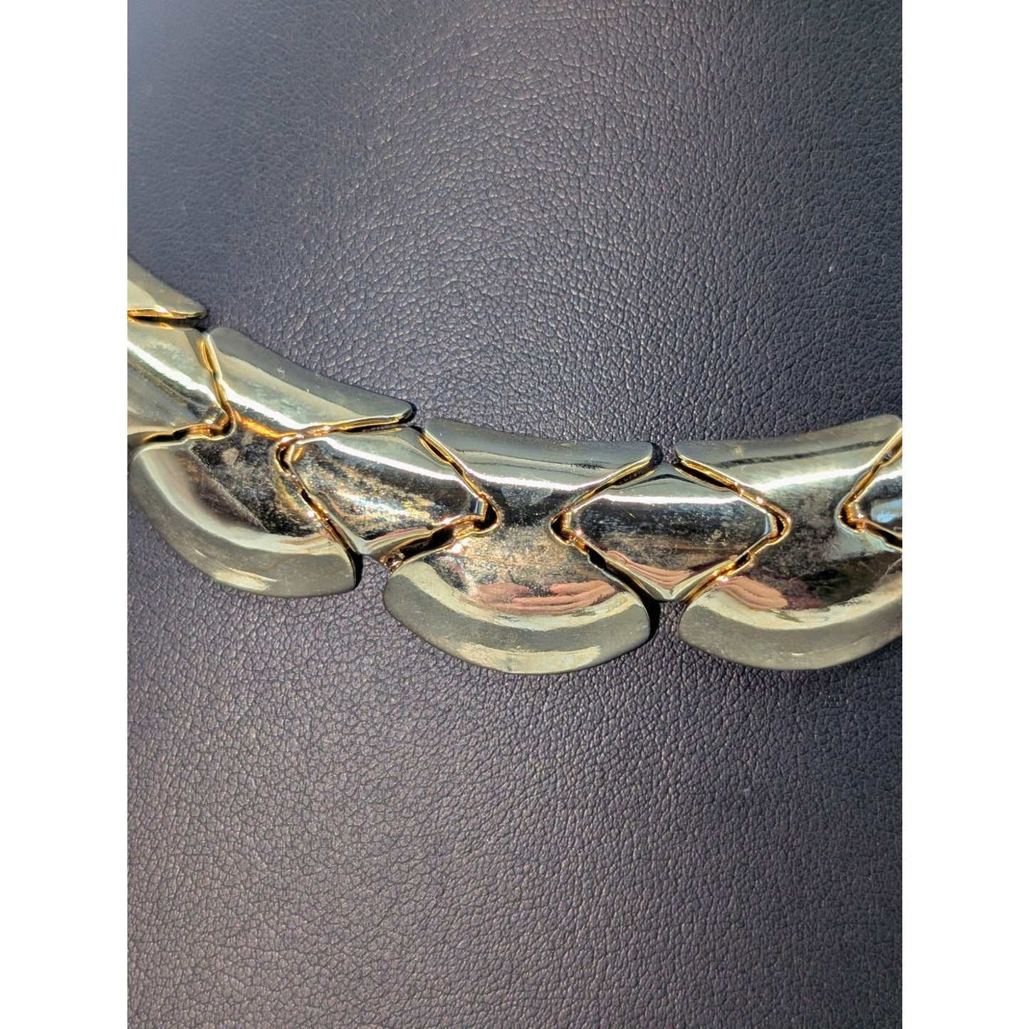 VTG 80s Chunky Gold Tone Segmented Clasp 17" Necklace & Matching Bracelet Set