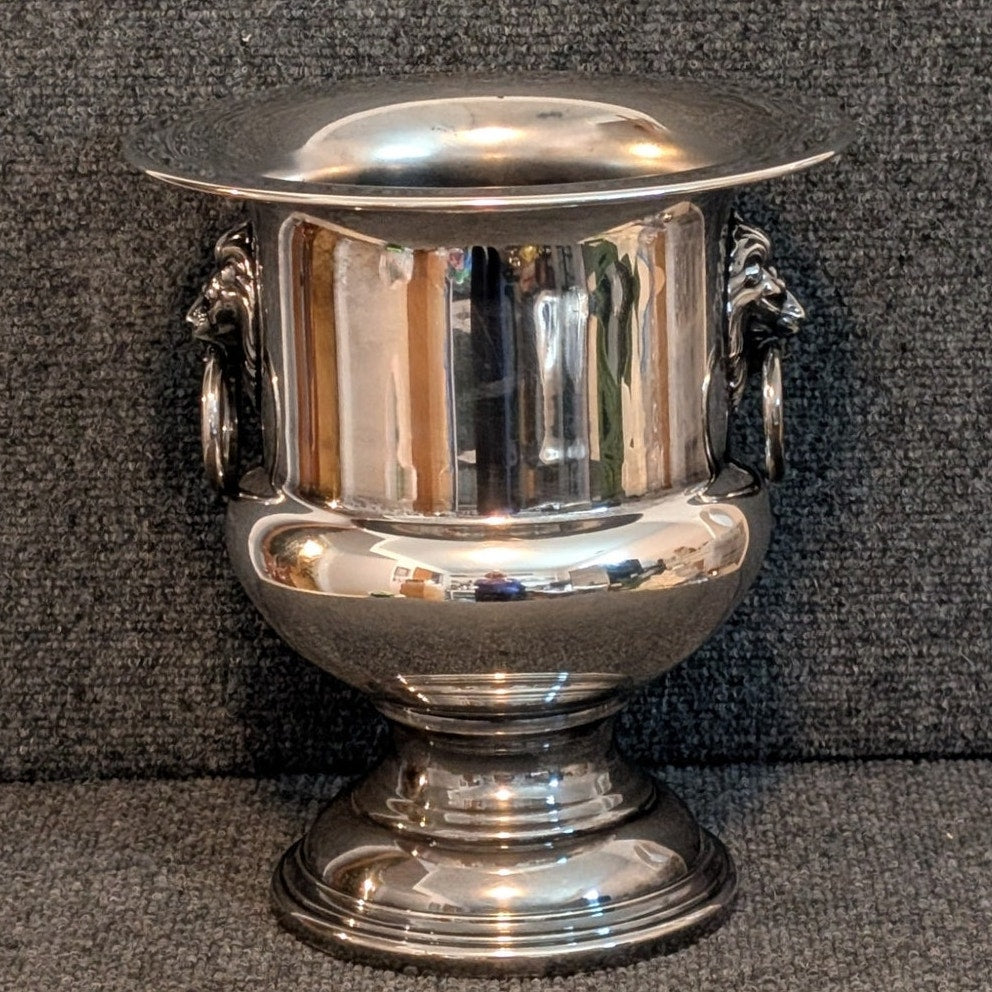 Vintage Wallace Silverplate 2443 Ice Bucket With Lion Embellishment Handles