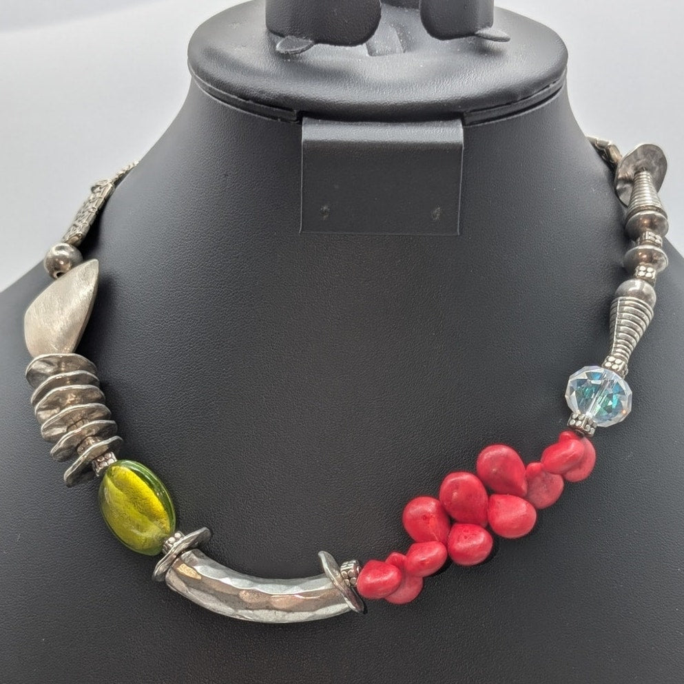 Red Tear Drop Green Glass Crystal Chunky Silver Tone Toggle Clasp Necklace