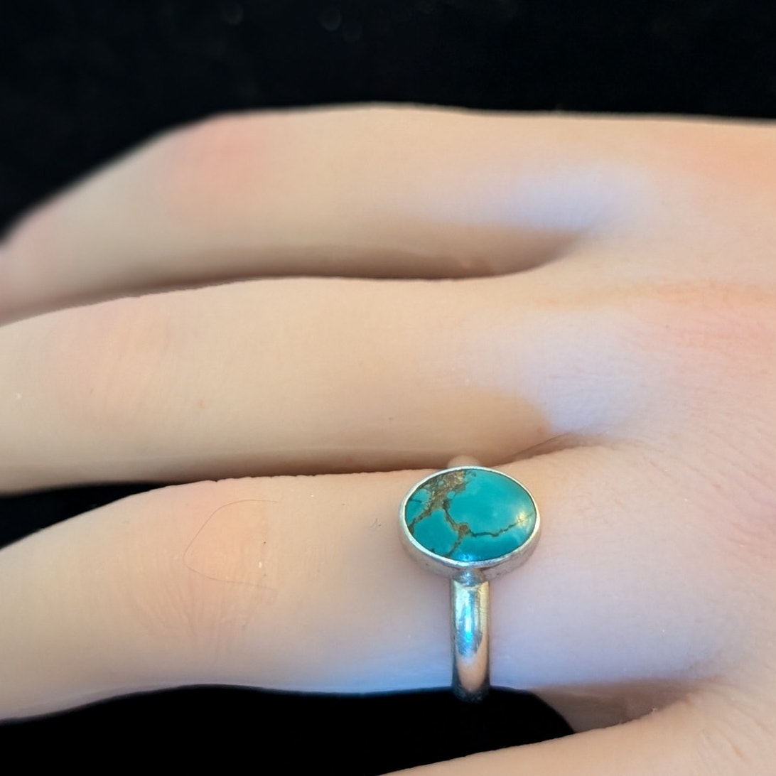 Vintage 925 Sterling Silver Bezel Set Oval Turquoise Ring Size 6.25