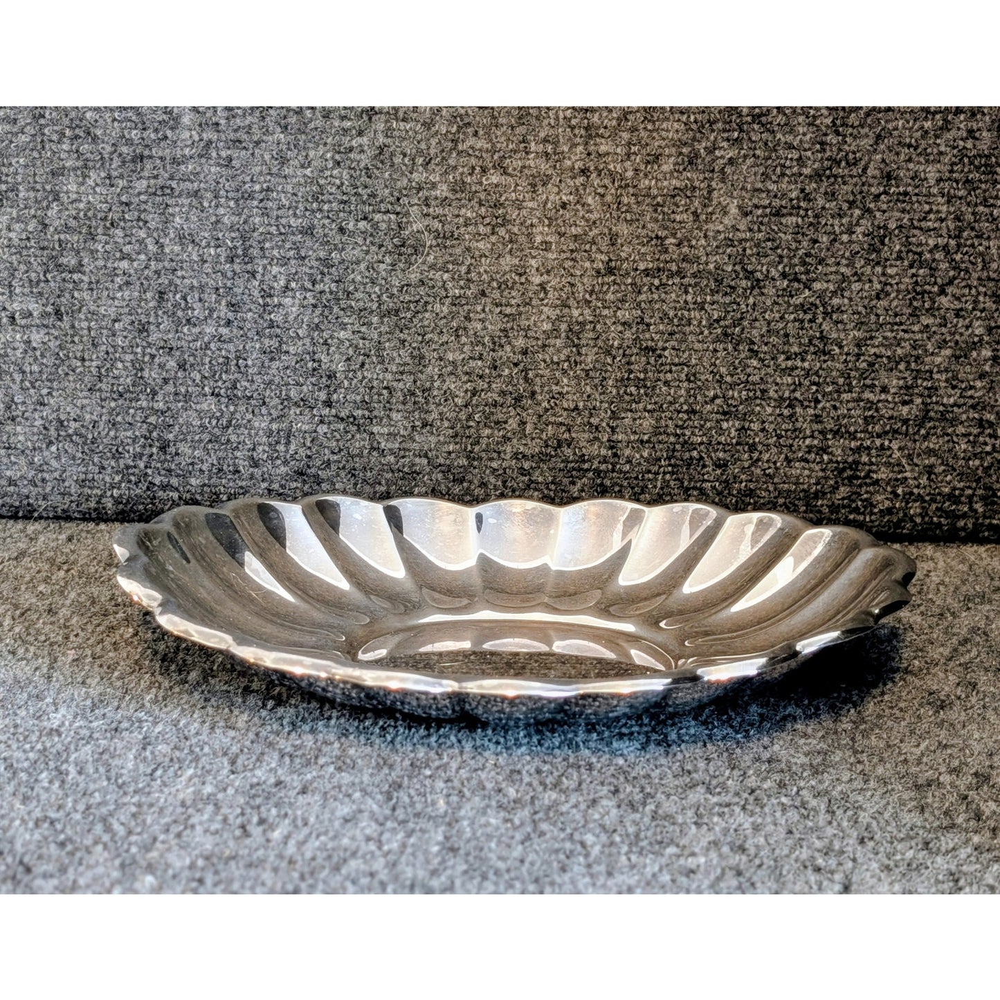 Mid 20th Century Reed & Barton Scalloped Silver Plate Holliday Collection Bowl