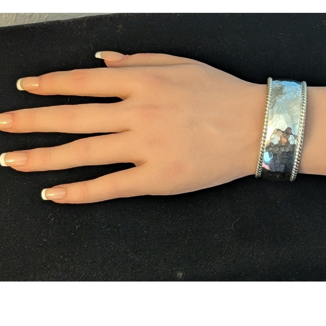 Vintage Mexican Sterling Silver Hammered Rope Trim Cuff Bracelet 28g