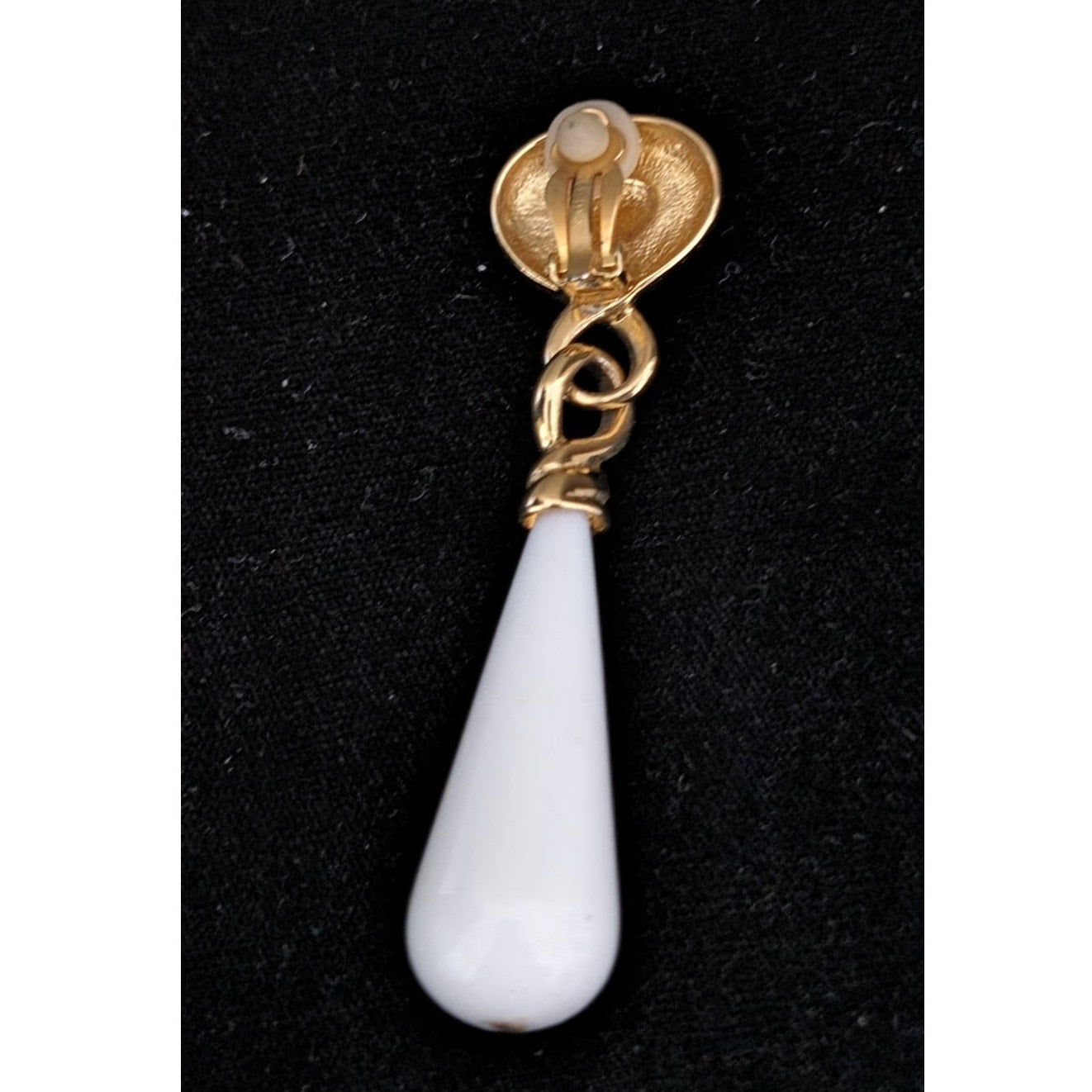 Rare! Vintage Signed FO Inc. Large Milk Glass Teardrop Swirl Clip On Earrings
