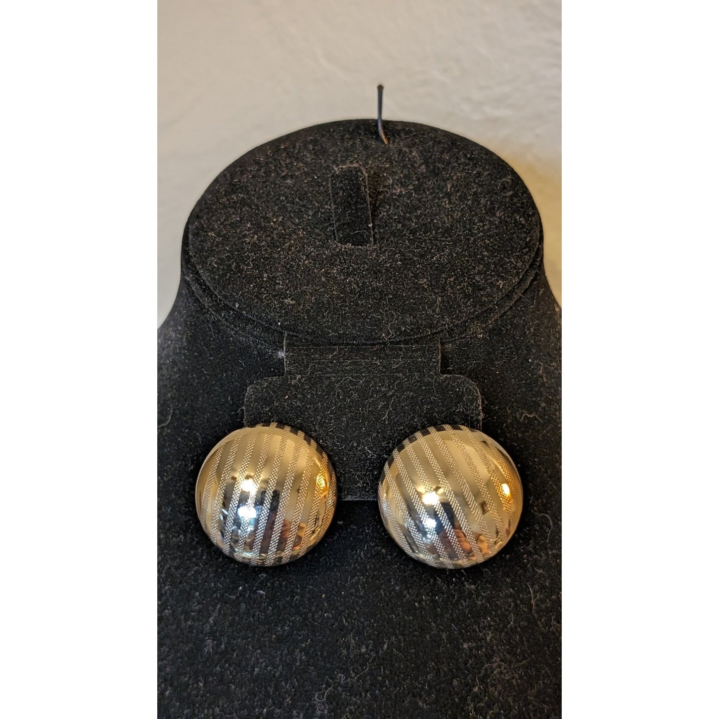 Vintage Silver Tone Texture Strip Round Button Clip On Earrings
