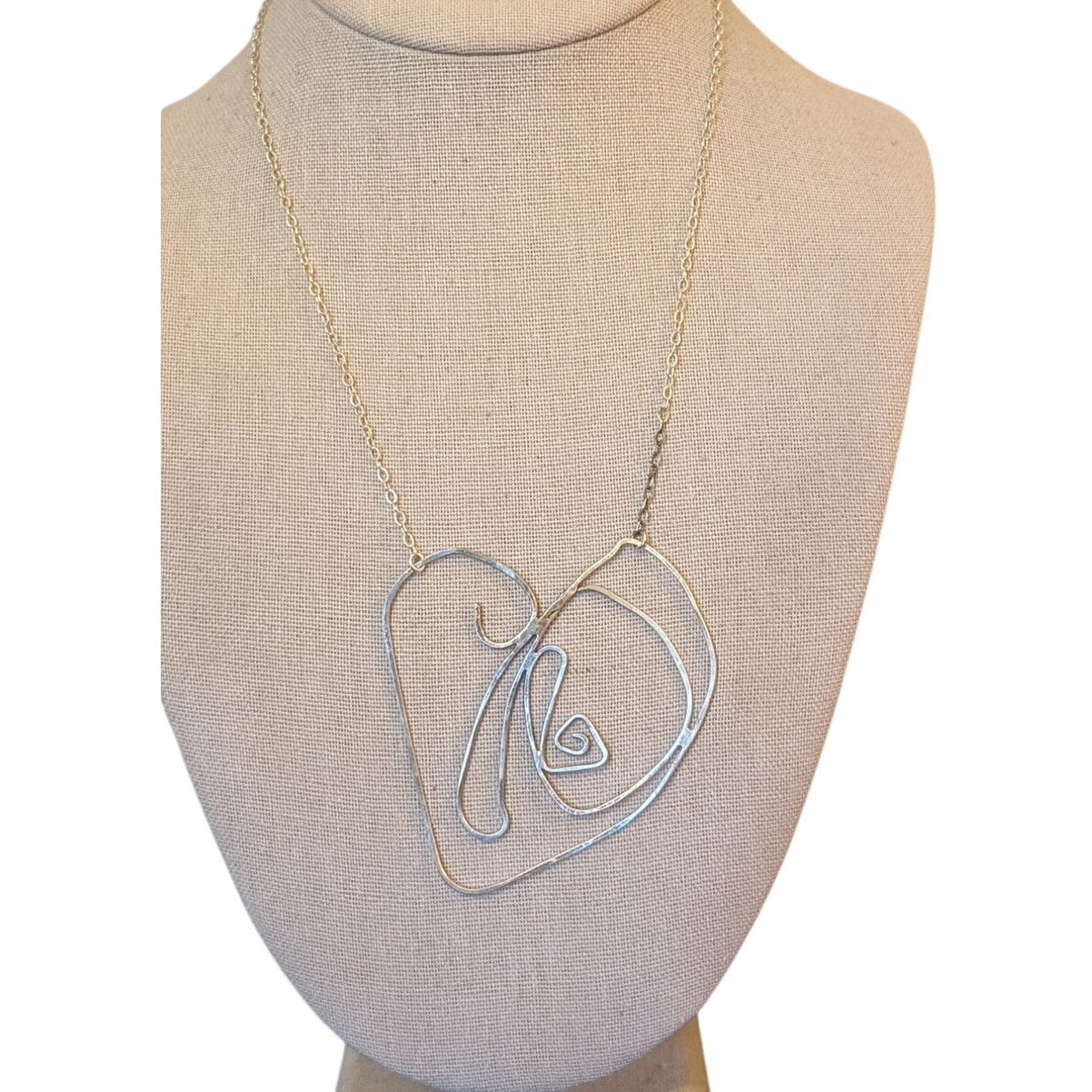 Annie's Art & Follies Heart in Silver Wire Silver Tone Chain 16" Necklace
