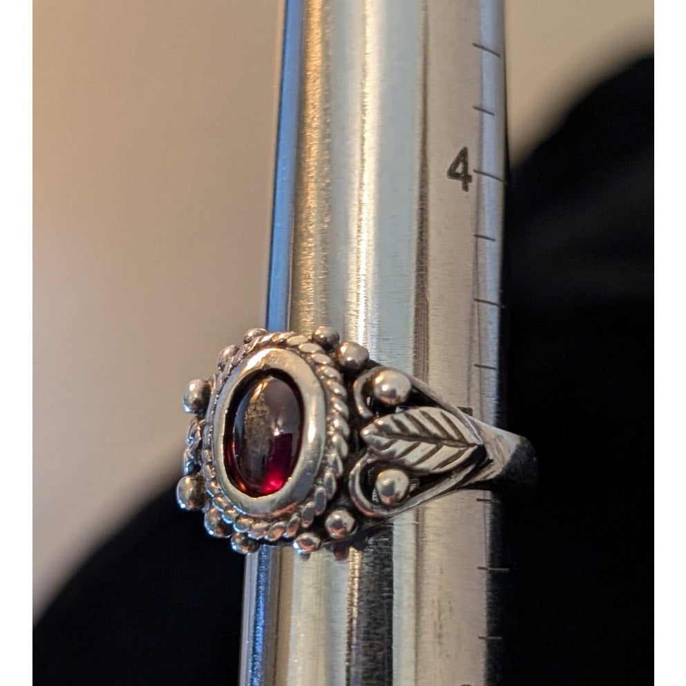 Vintage Bezel Set Garnet W/ Leaf, Bead Ball & Rope Design Sterling Ring Size 5