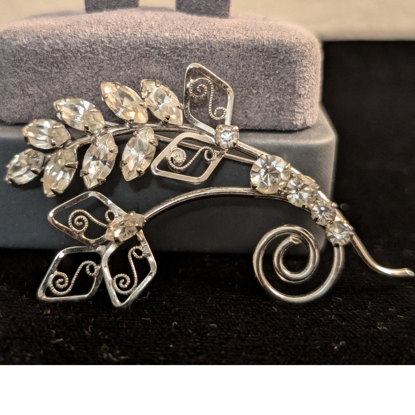 Vintage Tru Kay Sterling Marquis Cut Rhinestone Leaf Scroll Brooch/Pendant