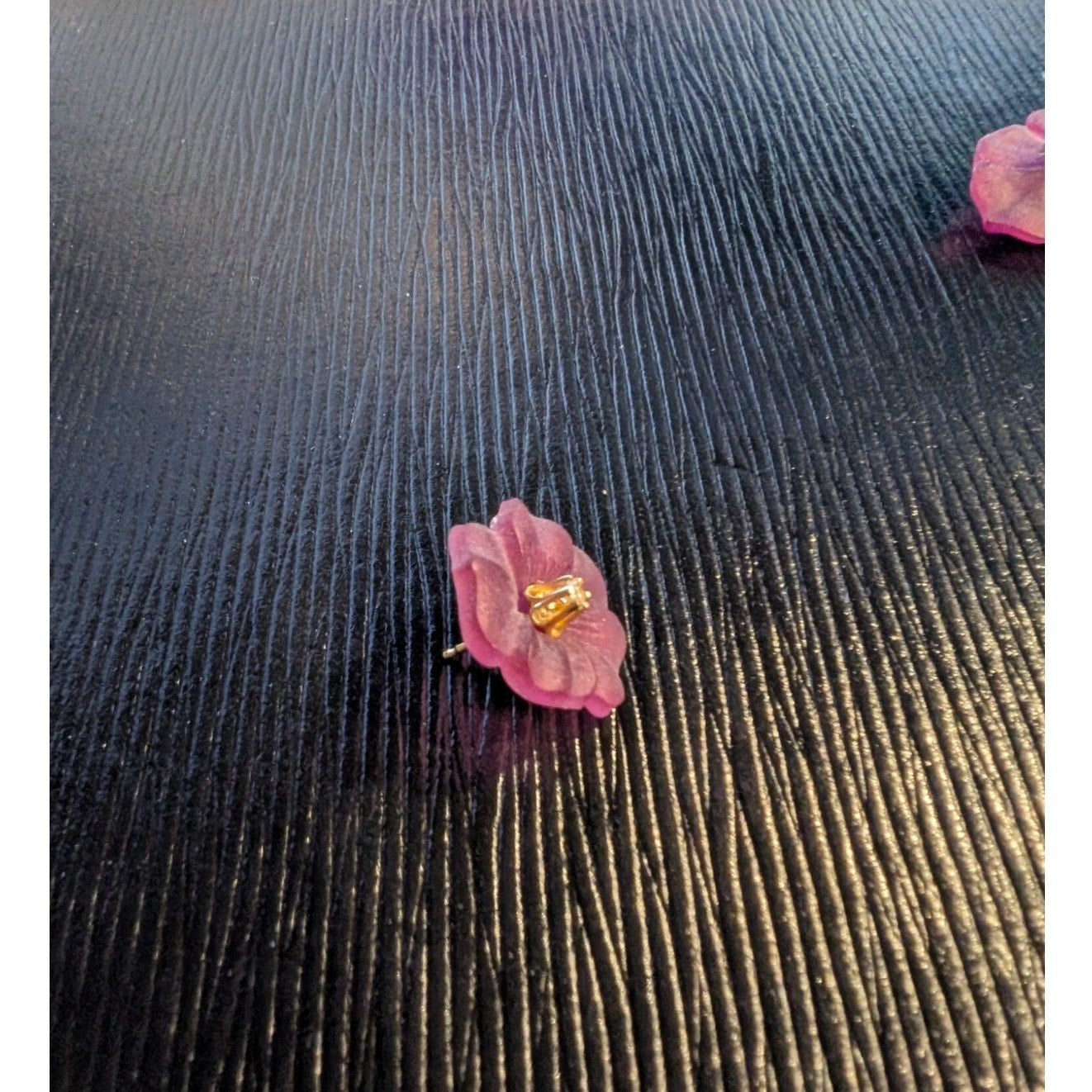 14k Vtg Tested Diamond Stud Earrings W/ Removable Purple Carved Flower Jacket