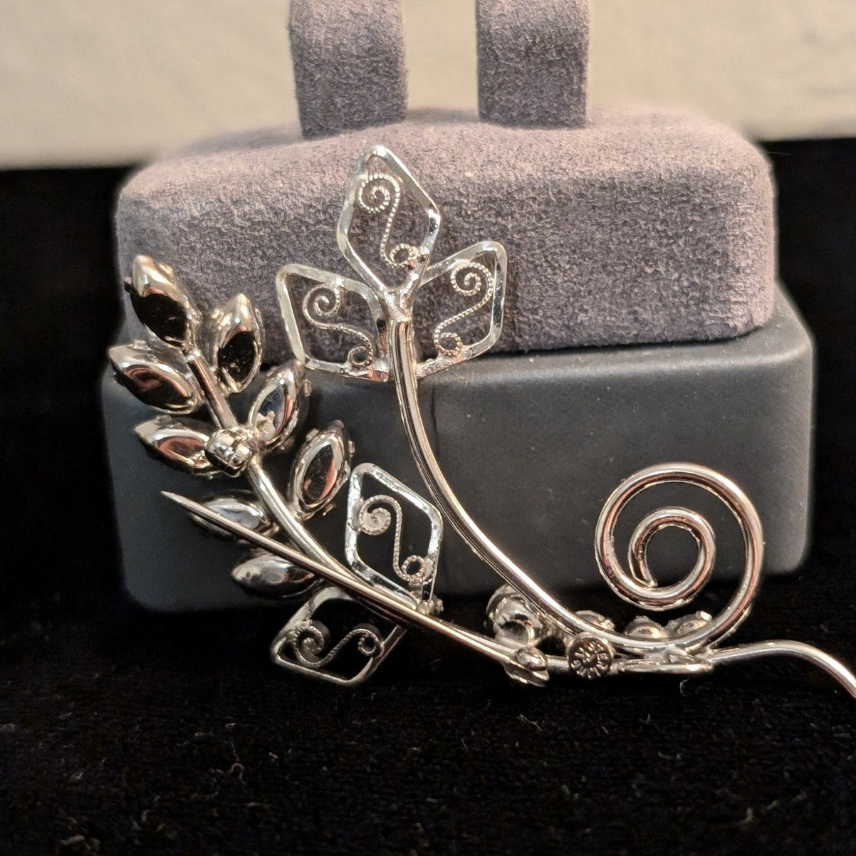Vintage Tru Kay Sterling Marquis Cut Rhinestone Leaf Scroll Brooch/Pendant