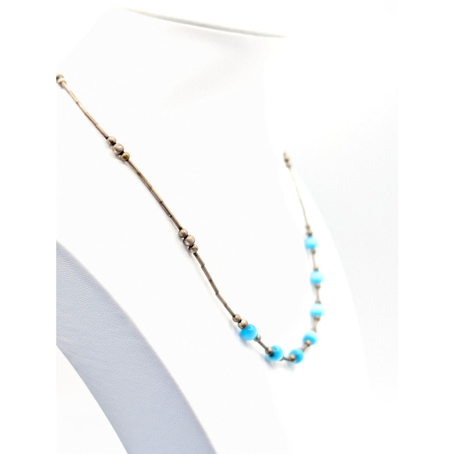 Vintage Liquid Silver Blue Cat's Eye Bead 18.5" Barrel Clasp Necklace