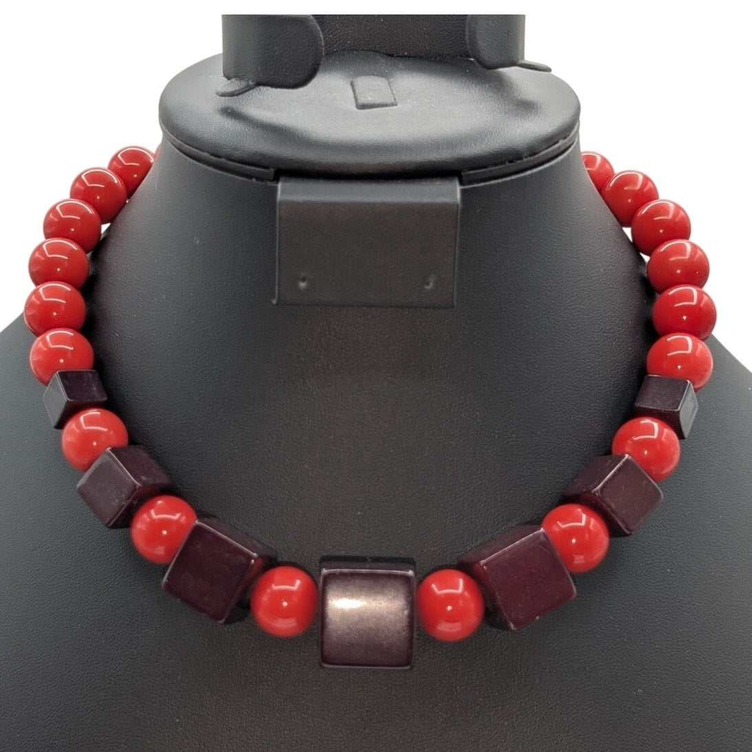 Vtg Bold Lucite Vintage Costume Pop Art Burgundy & Red Bead Choker 17" Necklace