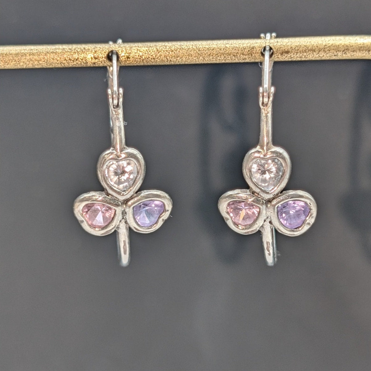 Vtg 925 Sterling Silver Lavender Pink Clear CZ Clover Design Hoop Earrings
