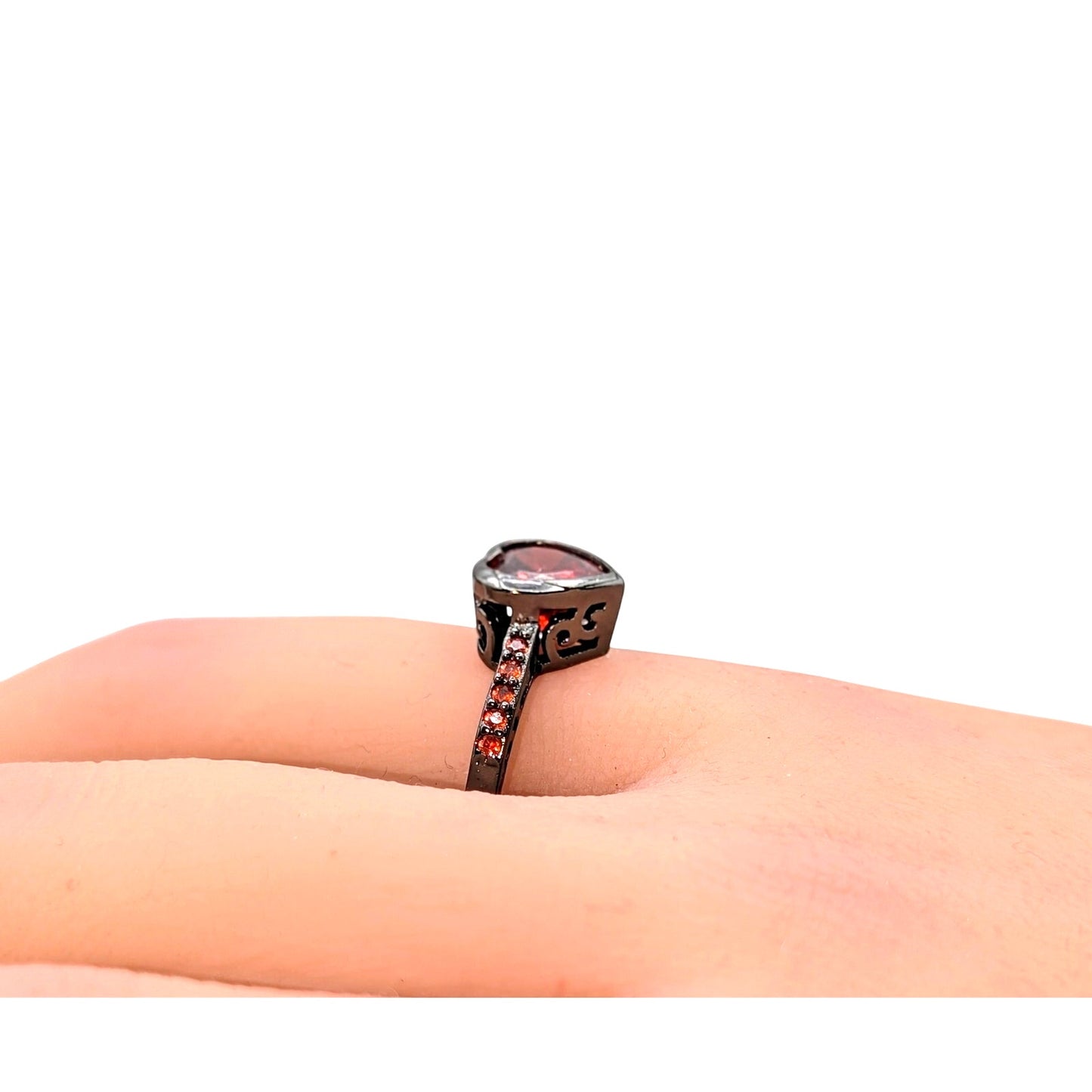 925 Sterling Gun Metal Tone Red Glass Stone Heart Ring Size 9.5