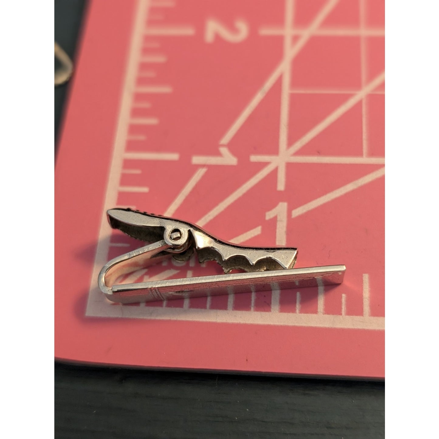 Vintage Sterling Silver Diamond Cut Etched Design Tie Clip