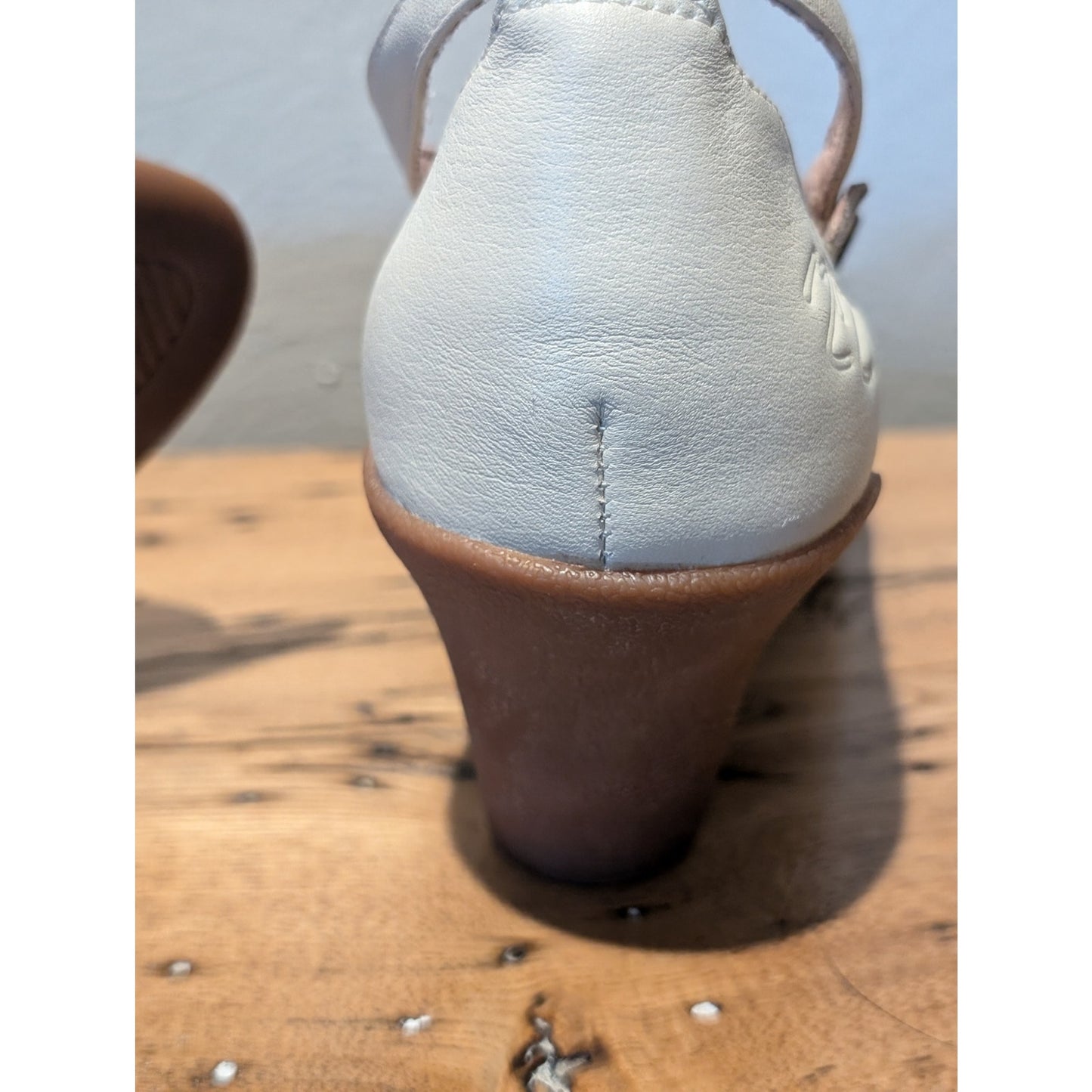 Miz Mooz Giovanna Cream Pebbled Peep Toe Leather Dress Pump Shoe Womens Sz 8