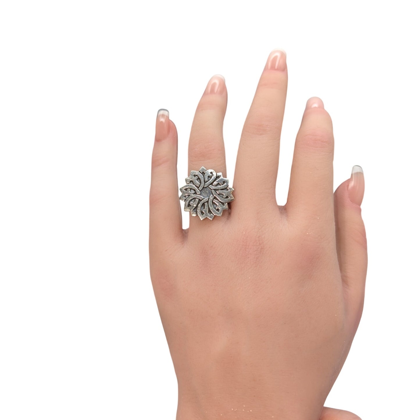 925 Sterling Silver Celtic Flower Ring Size 6.5