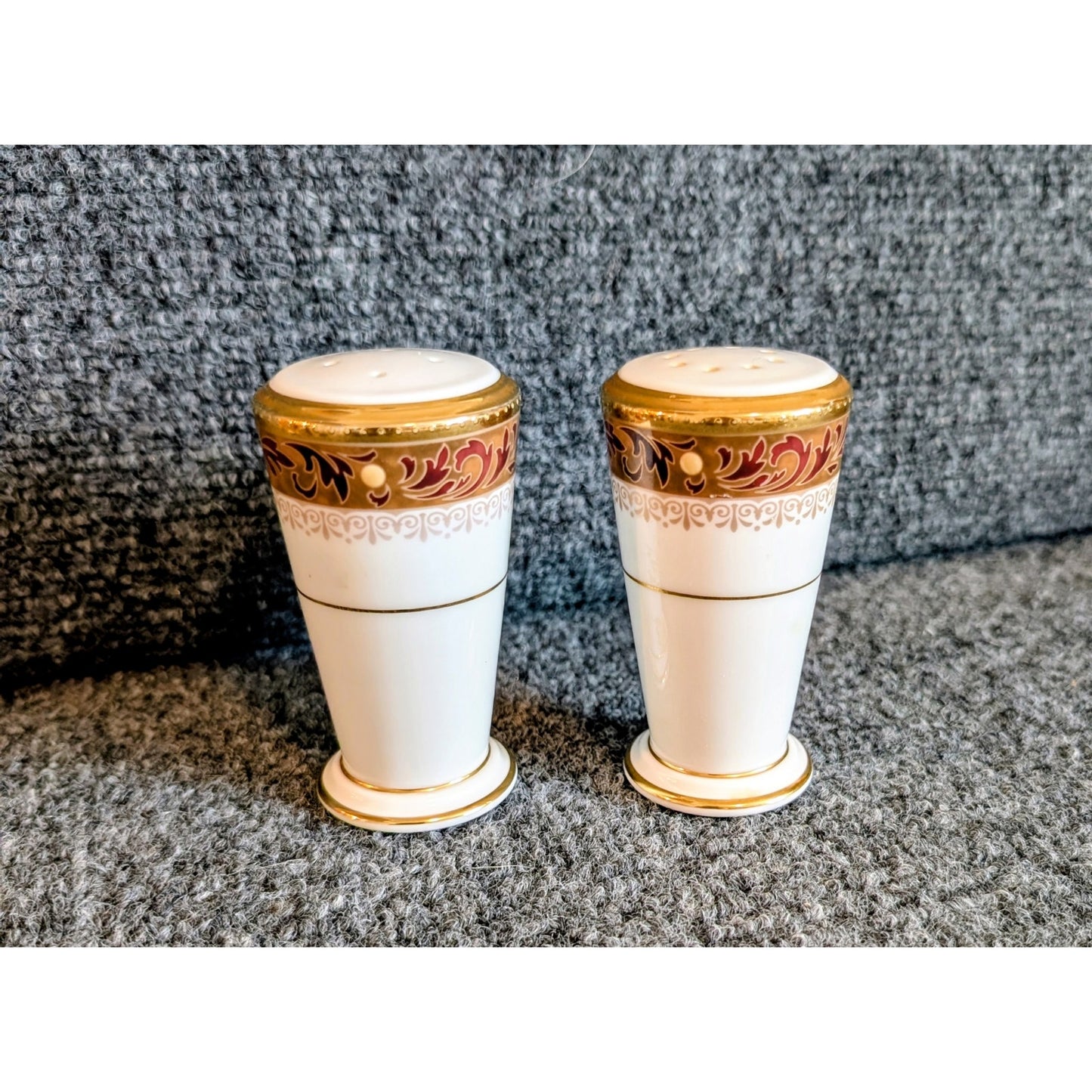 Noritake Xavier Gold Salt & Pepper Shaker Bone China Set