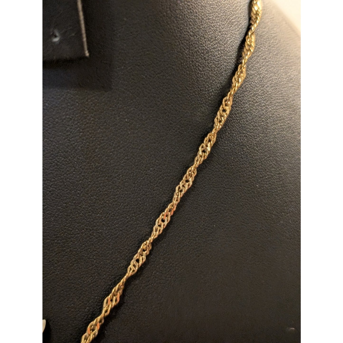 VTG Brushed Gold Tone Leaf W/ Silver Tone Polished Stem Singapore Chain Necklace