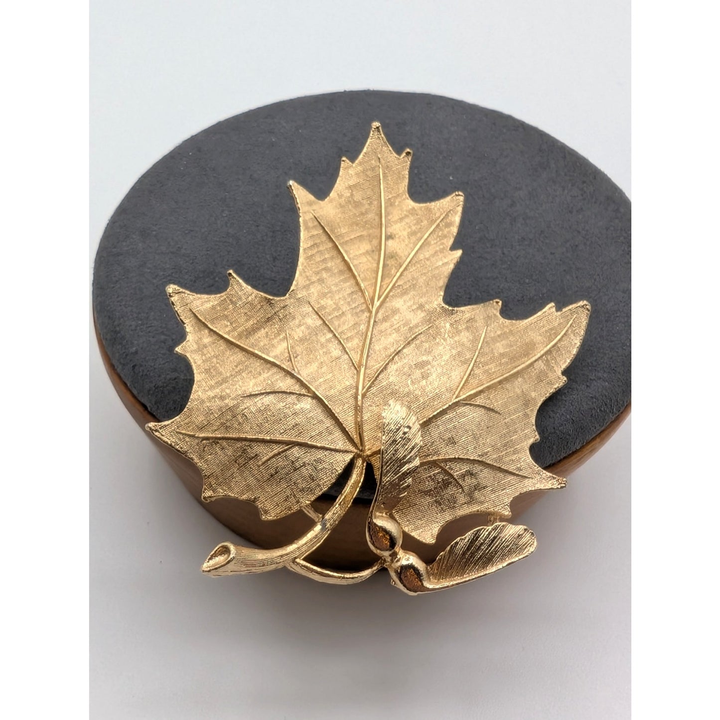 Vintage Signed Lisner Mid Century Brushed Gold Tone Maple Leaf Brooch