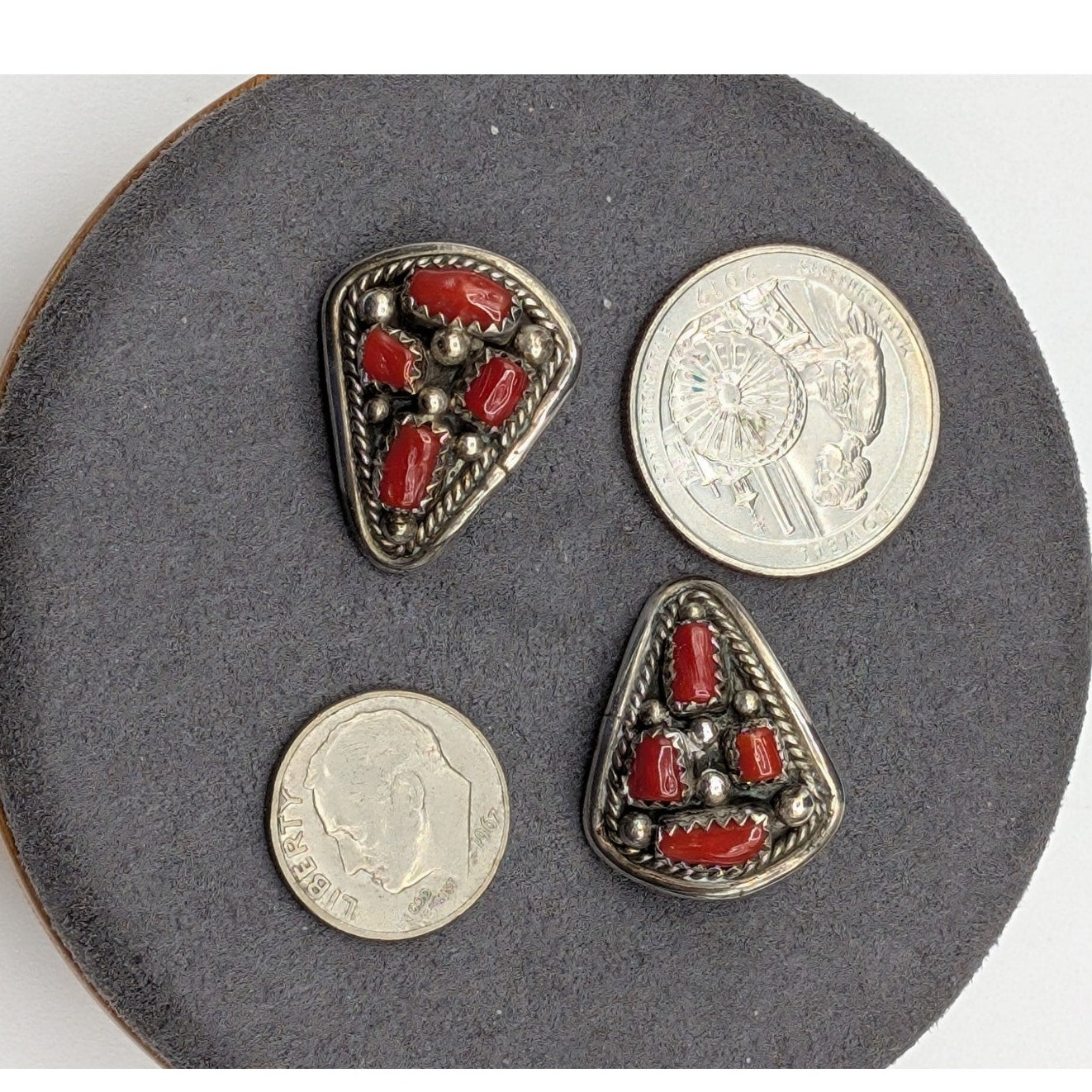 Vtg Hand-Written 'Z' 925 Sterling Silver Coral Southwestern Clip On Earrings
