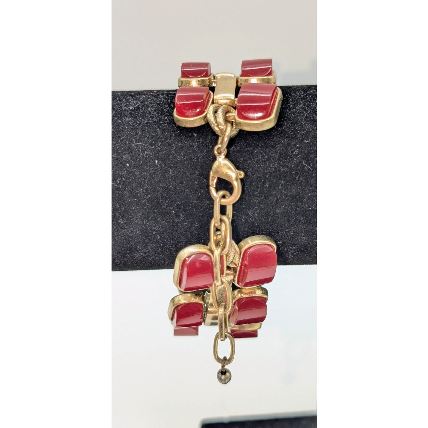 Red Acrylic Gold Tone Chain Link Bracelet One Size Fits Many