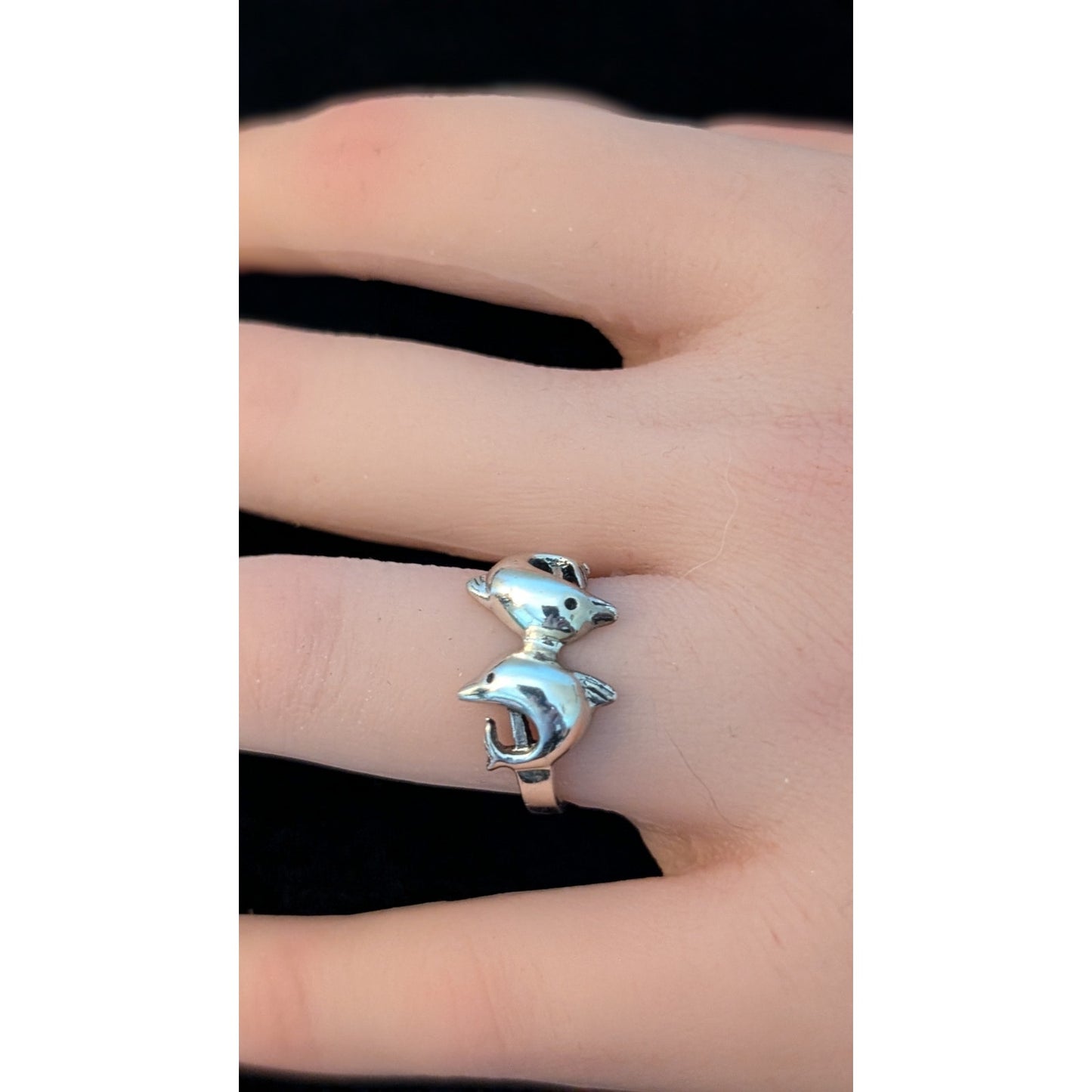 925 Sterling Silver Playful Dolphin Design Ring Size 6.75