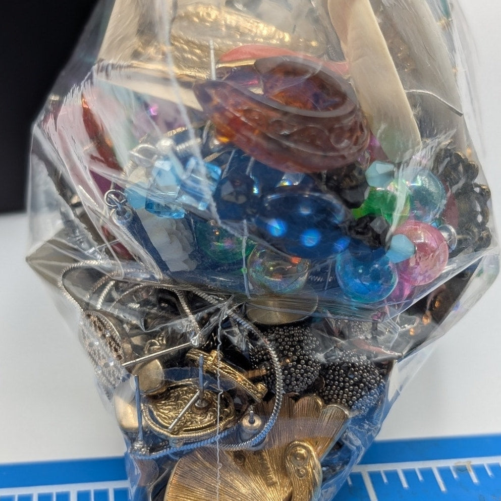 Bag Of Pierced Earrings Wearable to Excellent Condition