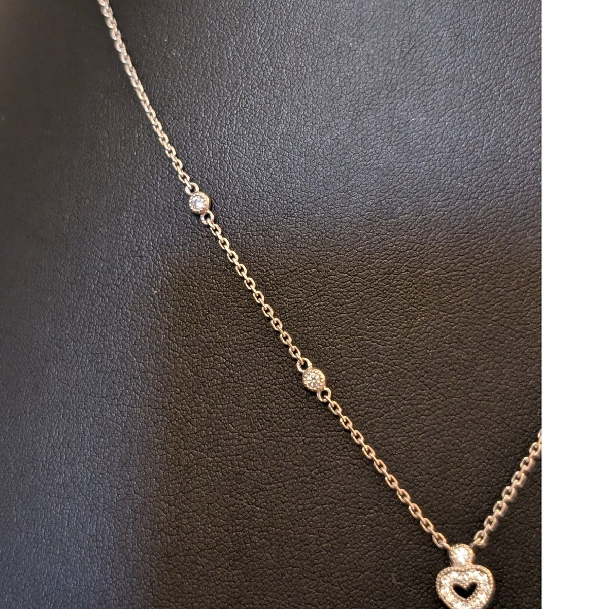 Vintage Sparkling CZ Heart Wreath 925 Sterling Silver 18" Necklace
