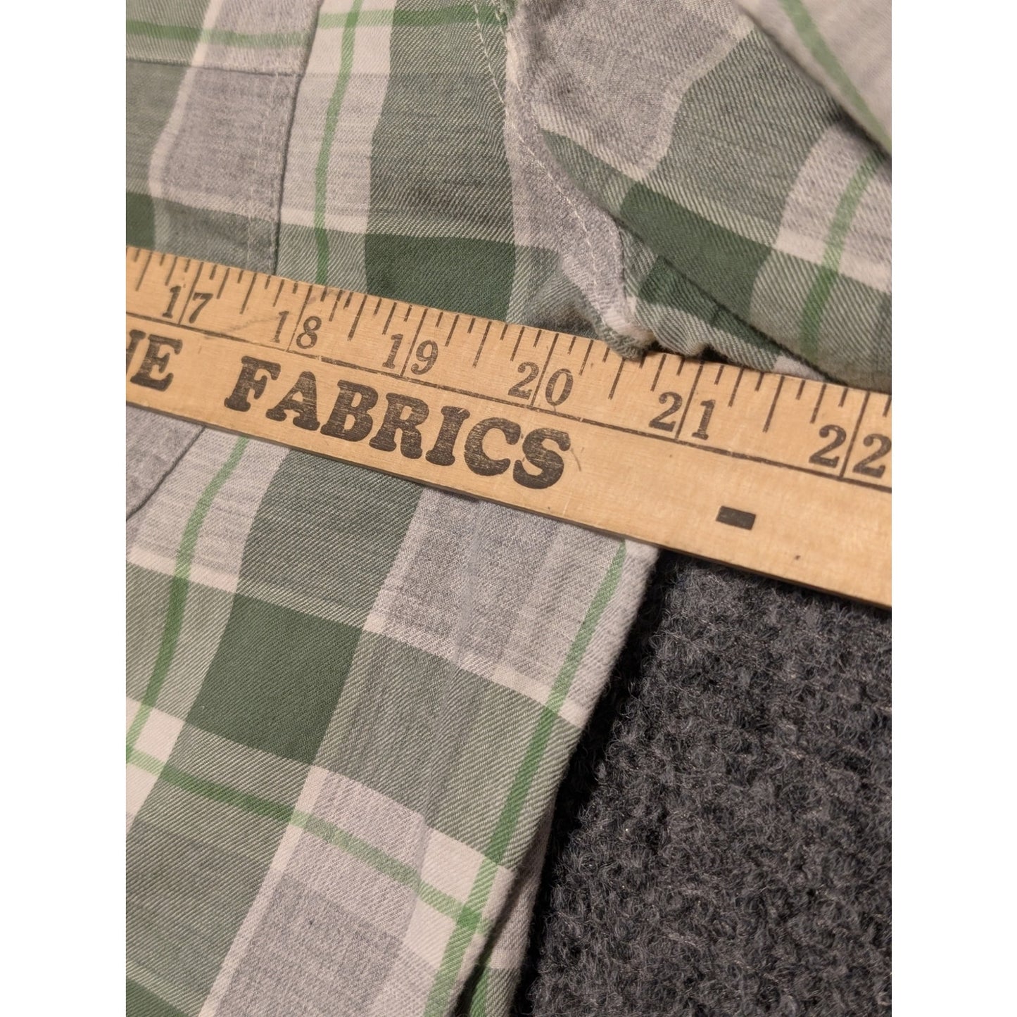Royal Robbins Green Plaid Short Sleeve Button Up Front Pockets Mens' L Shirt