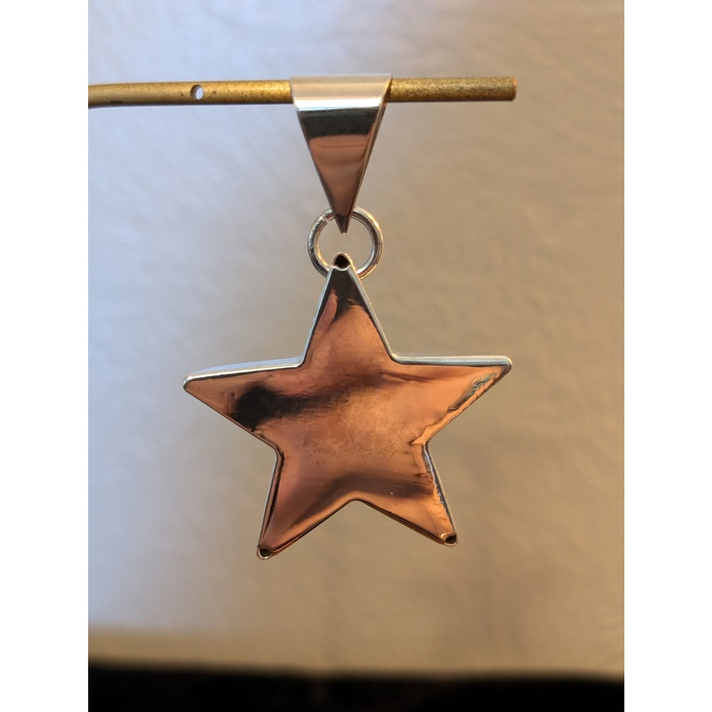 Large Unmarked Silver Tone Puff High Polished Star Pendant W/ Large Bale