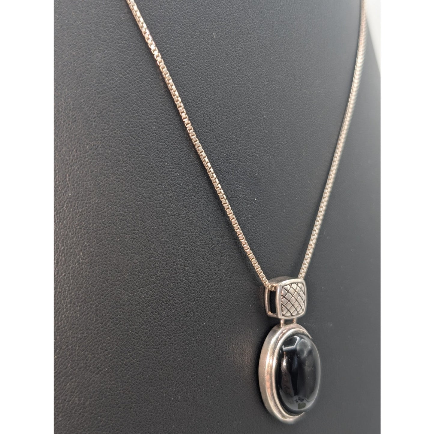 Vintage 925 Sterling Silver Black Onyx Pendant 18" Box Chain Necklace 10.82g
