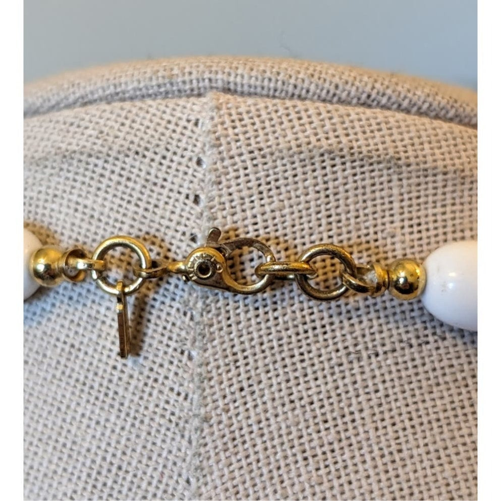 Vintage Monet White/Gold Graduated Bead Necklace W/ Signature Sister Clasp