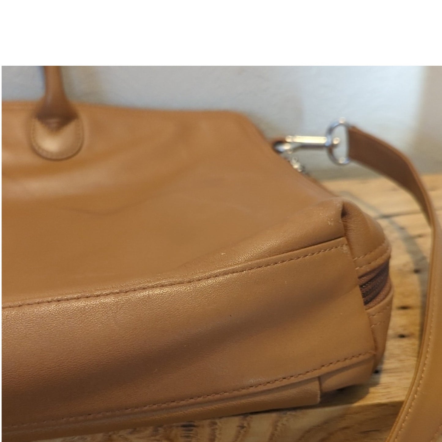 Levenger Business Vintage Tan Leather Briefcase with Crossbody Strap